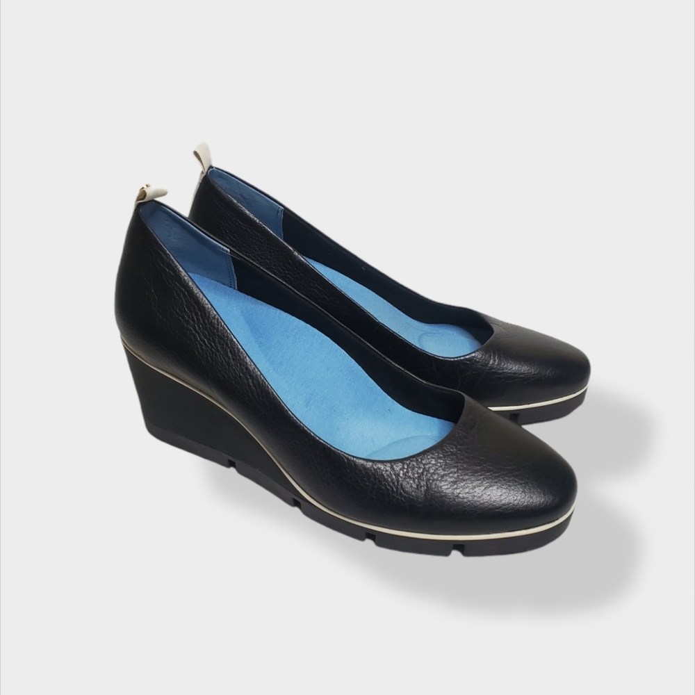 Betabrand All Weather Wedge Black Onyx Size 8